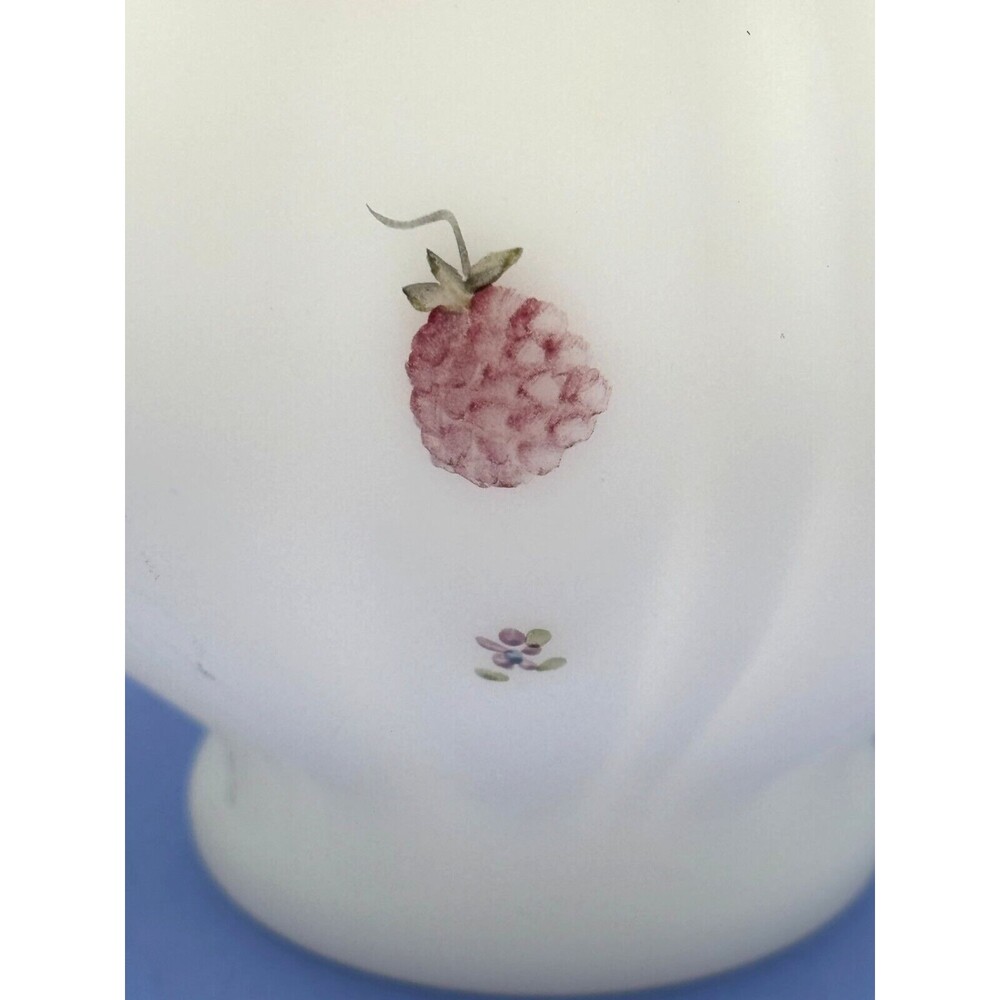 Fenton White Satin Sm Vase Romantic Country Berries & Blossoms Opaque Signed EUC - Picture 14 of 16
